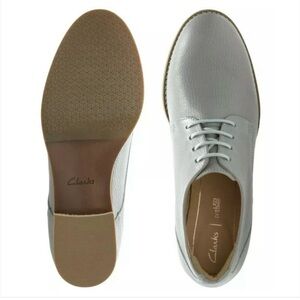 Clarks Netley Bloom Women's Gray Leather Lace-Up Oxfords